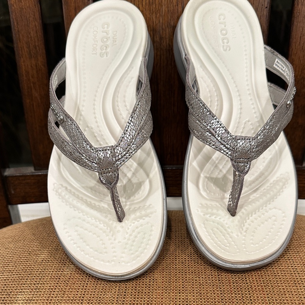 CROCS Women’s Metallic Silver Thong Sandals with White Footbed